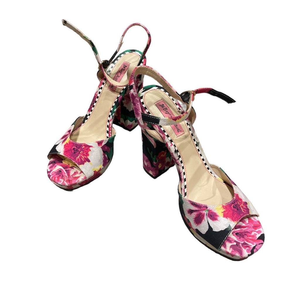 Betsey Johnson Floral Design Heels!!!!